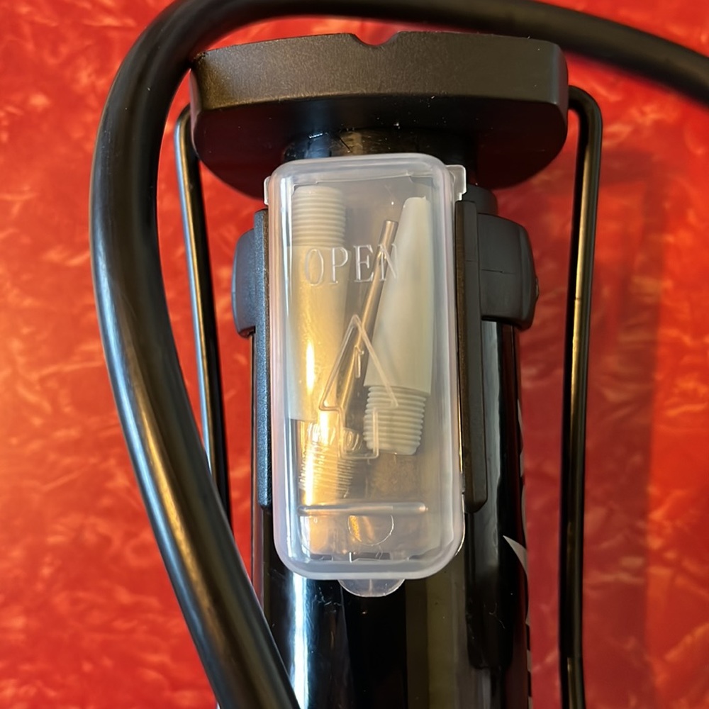 Foot Pump with Universal Schrader and Presta Valve and inflating Needle - Picture 11 of 14